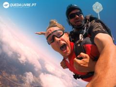Skydiving in Queda Livre